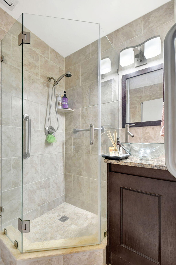 1930 Nw 18th Street - Photo 17
