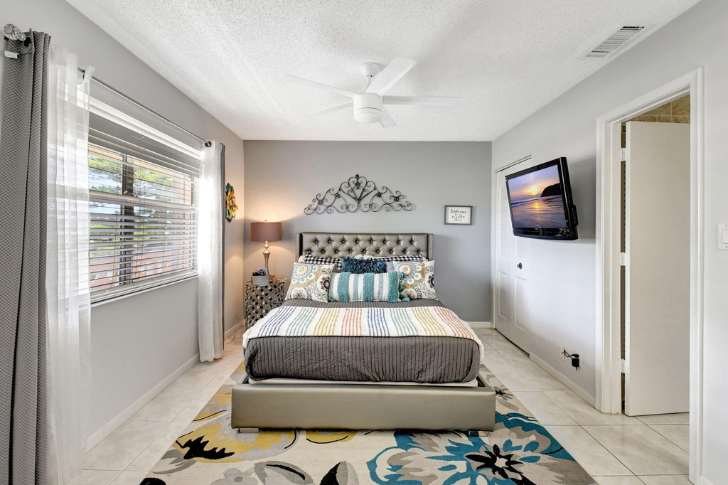 1930 Nw 18th Street - Photo 13