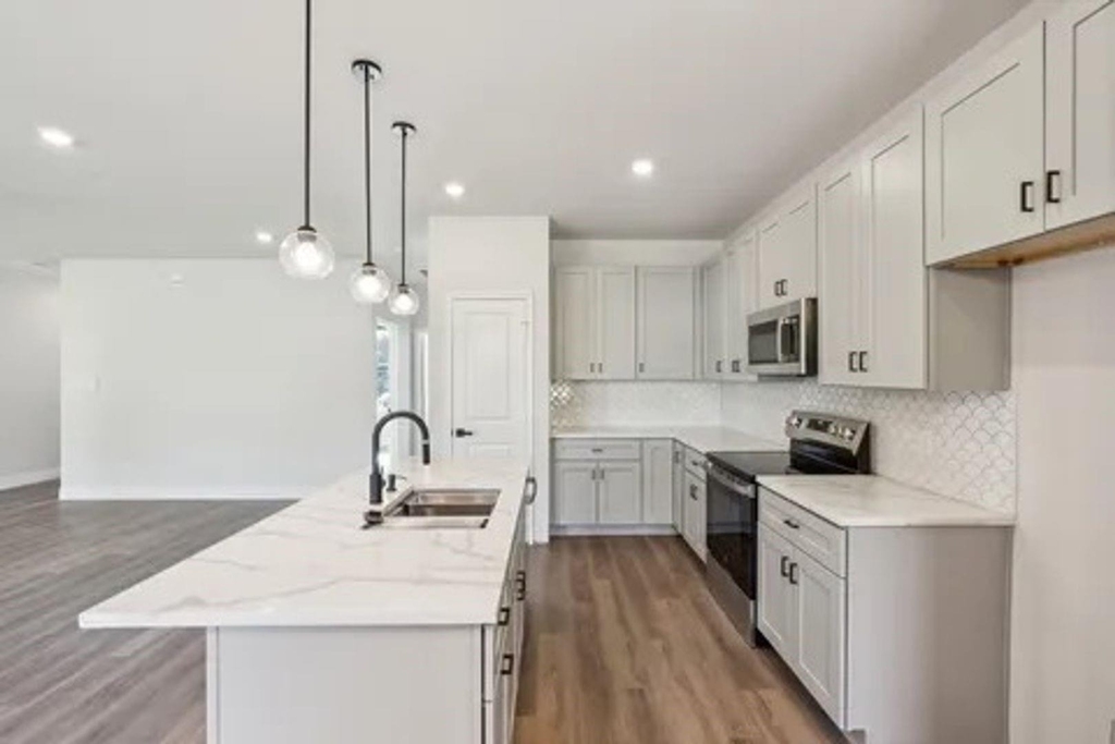 5713 Stonegate Circle - Photo 2