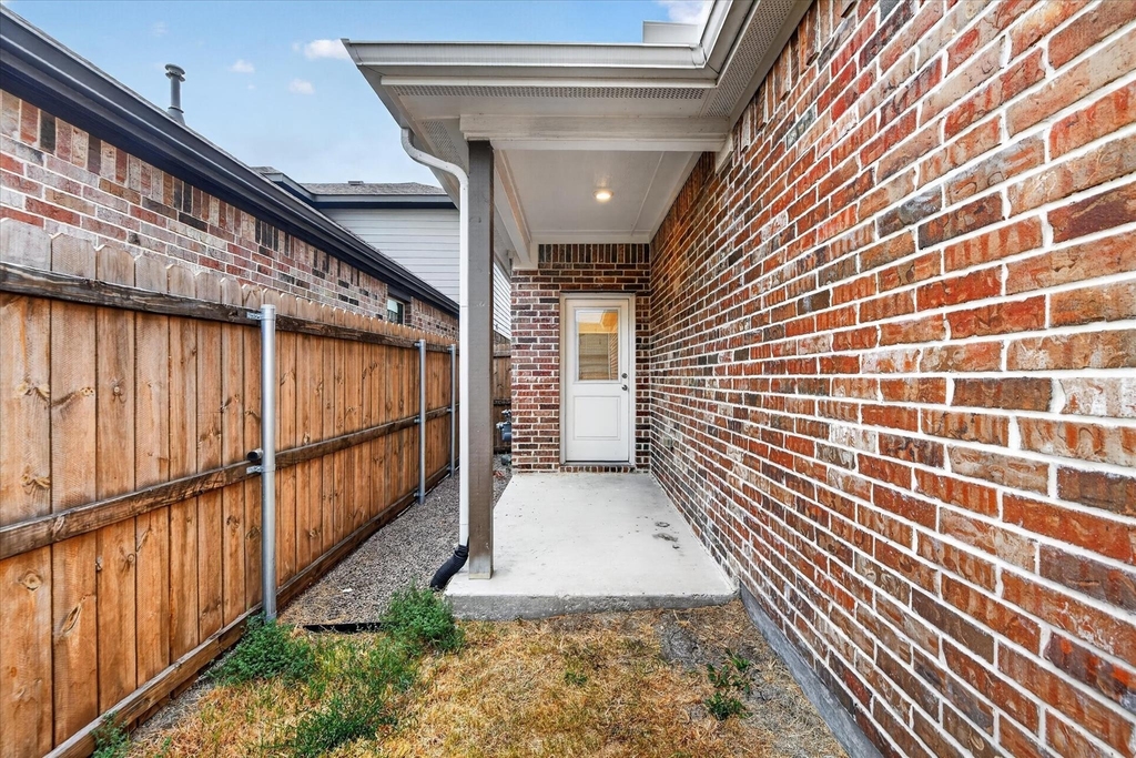 4721 Ancestry Street - Photo 18