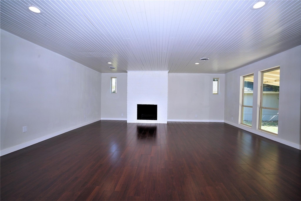2435 Hillsboro Avenue - Photo 12