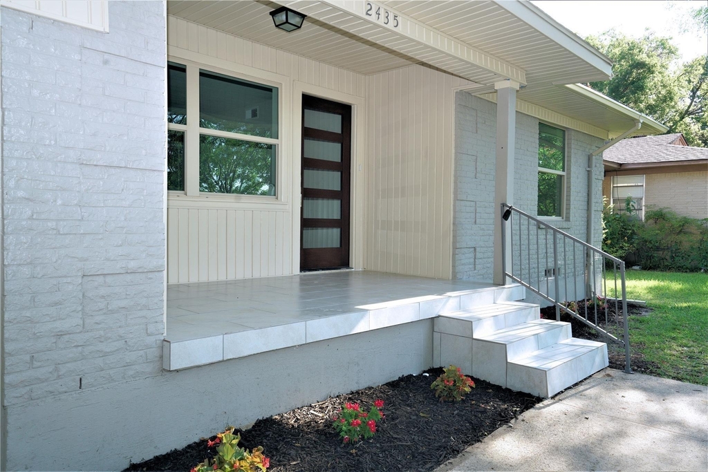 2435 Hillsboro Avenue - Photo 2