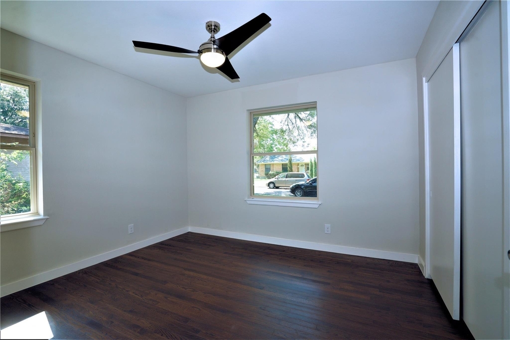 2435 Hillsboro Avenue - Photo 16