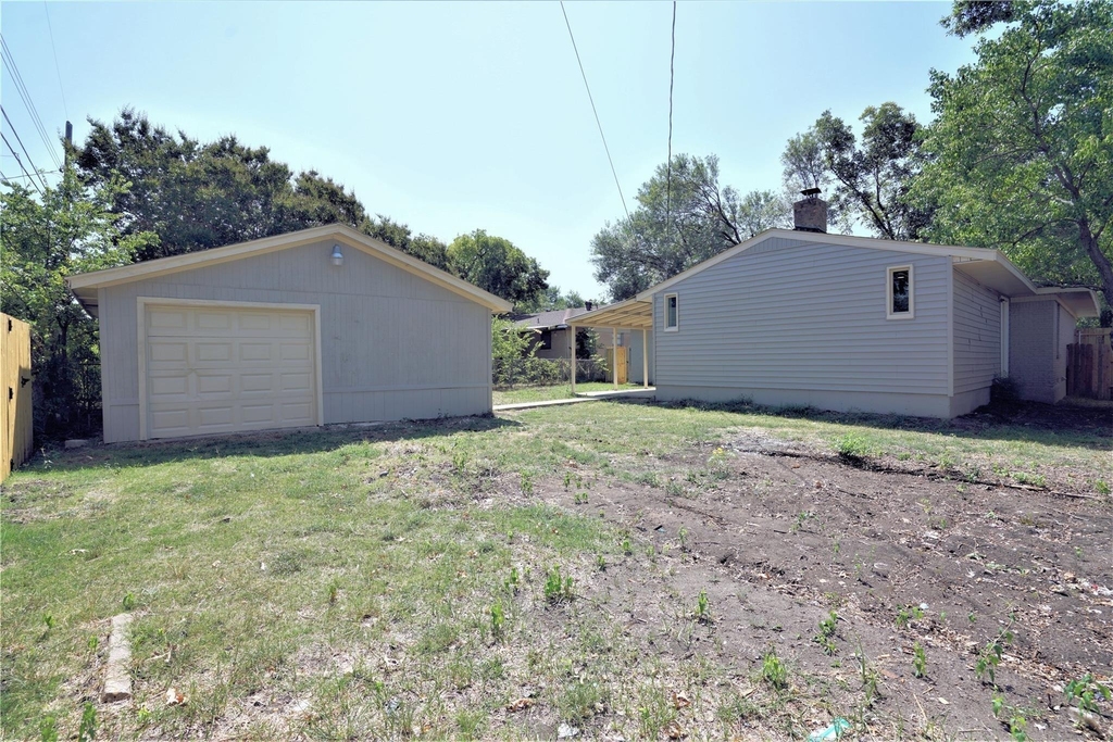 2435 Hillsboro Avenue - Photo 18