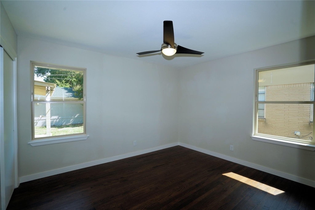 2435 Hillsboro Avenue - Photo 17