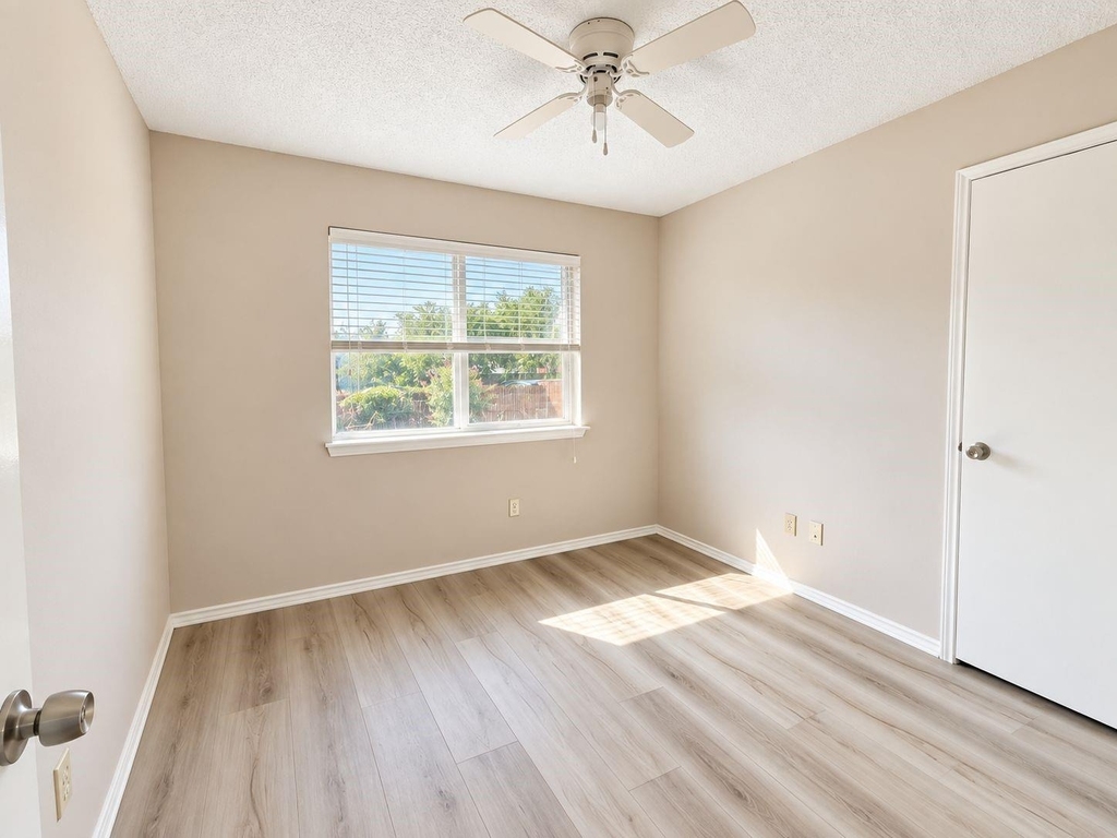 2096 Colt Court - Photo 6