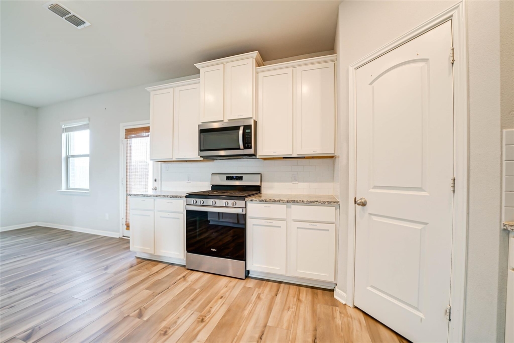 2112 Penaflor Drive - Photo 4