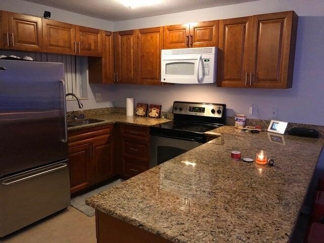 6094 Forest Hill Boulevard - Photo 3
