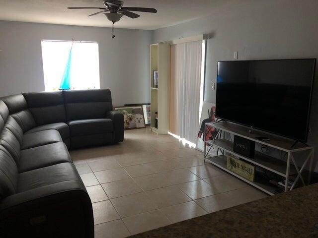 6094 Forest Hill Boulevard - Photo 2