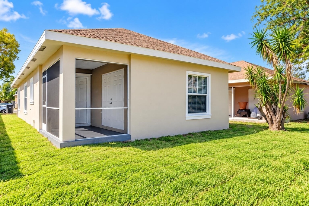 1043 22nd Street - Photo 6