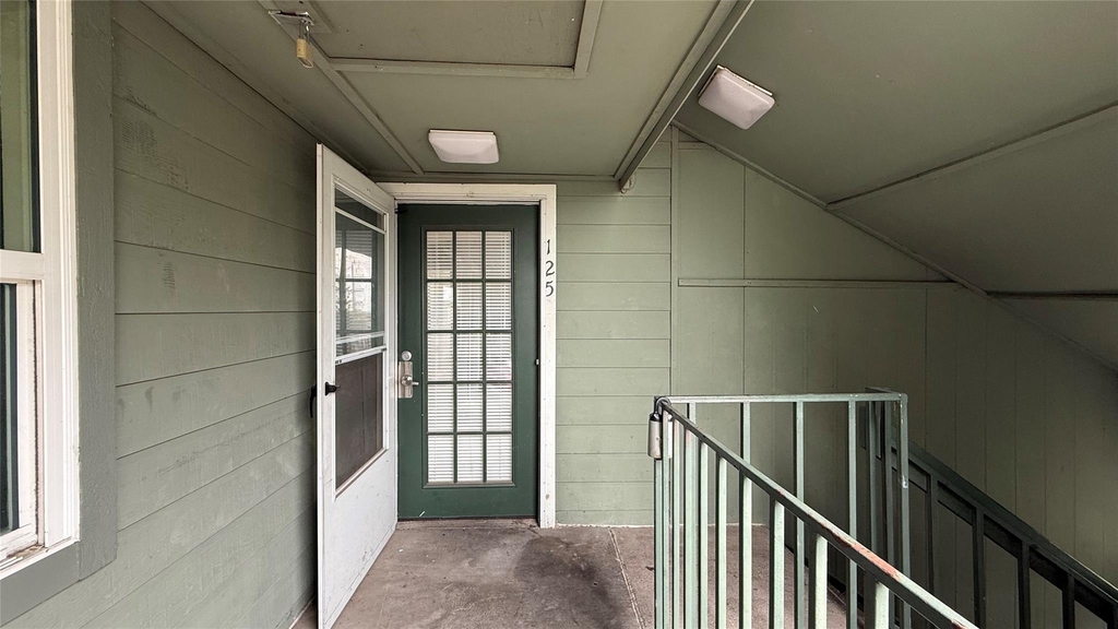 6108 Abrams Road - Photo 3