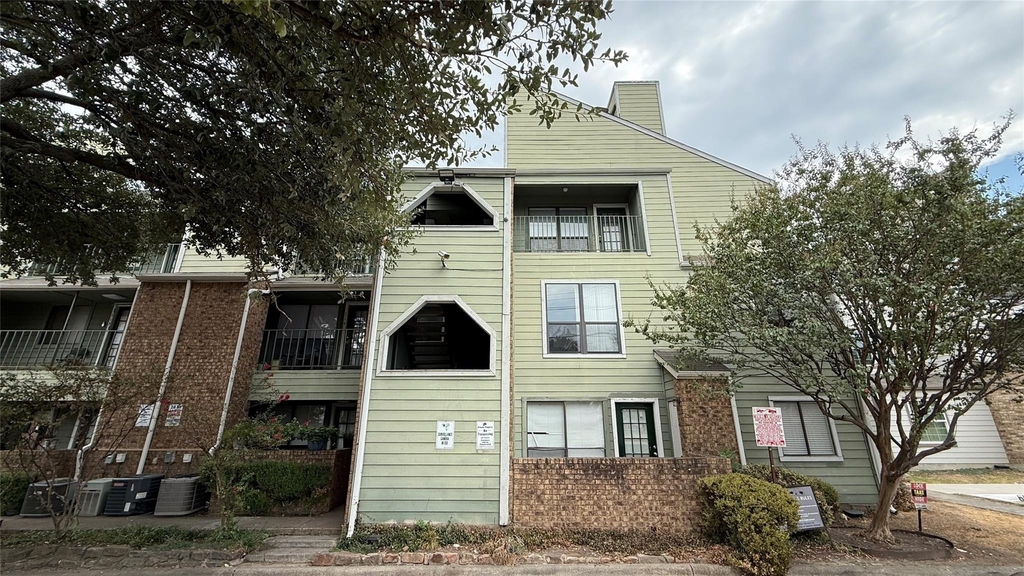 6108 Abrams Road - Photo 0