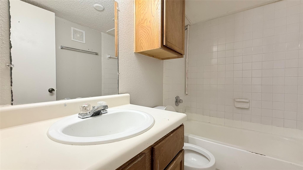 6108 Abrams Road - Photo 18