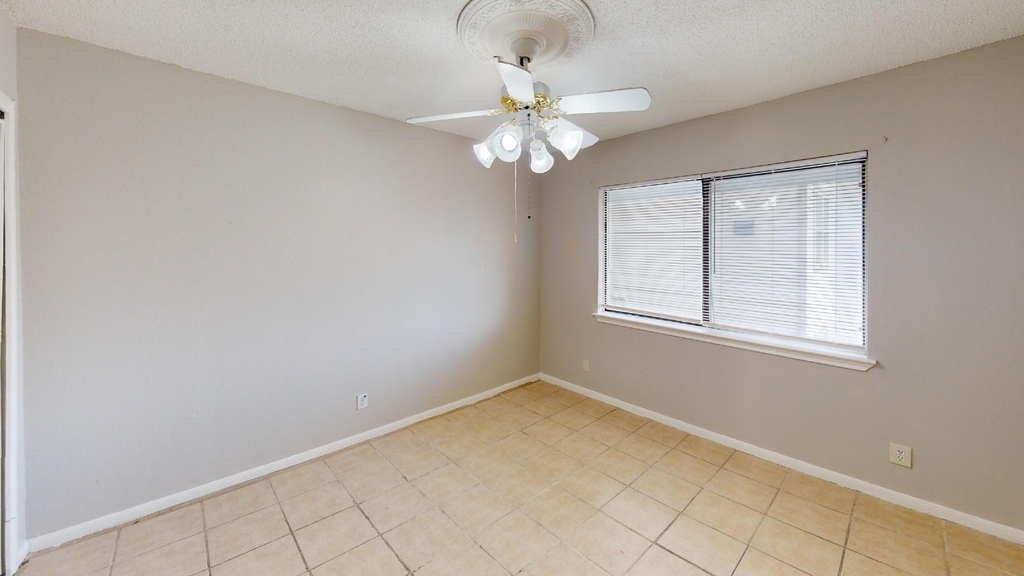 6108 Abrams Road - Photo 12