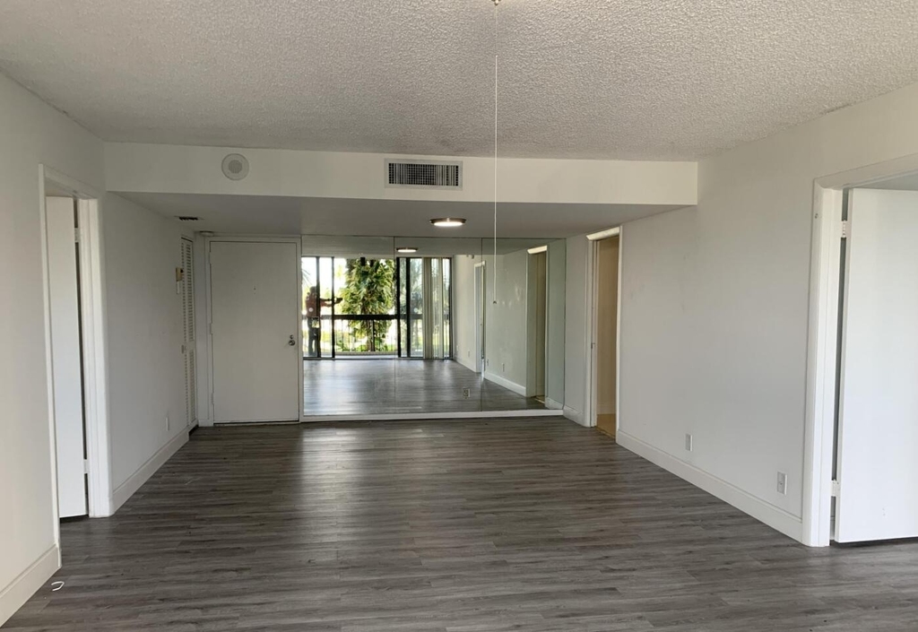 2425 Presidential Way - Photo 6