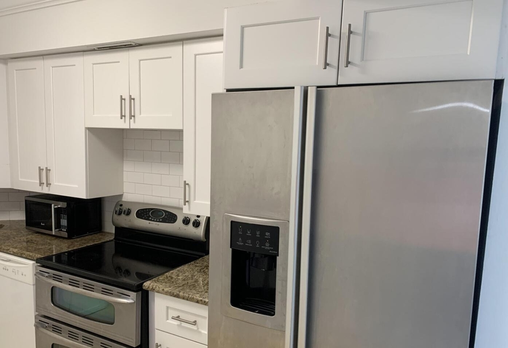 2425 Presidential Way - Photo 3