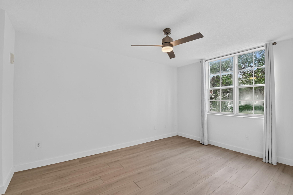 630 S Sapodilla Avenue - Photo 32