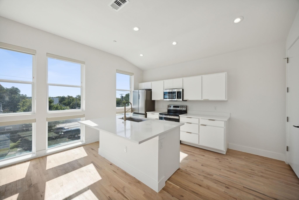 4907 Bryan Street - Photo 4