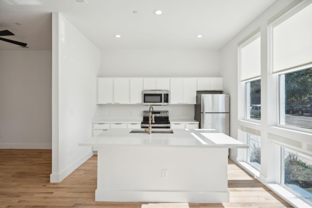 4907 Bryan Street - Photo 3