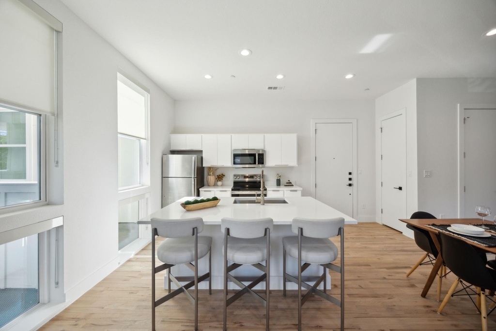 4907 Bryan Street - Photo 2