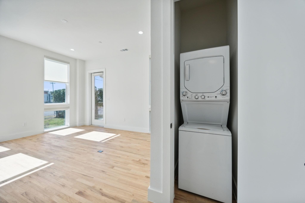 4907 Bryan Street - Photo 7