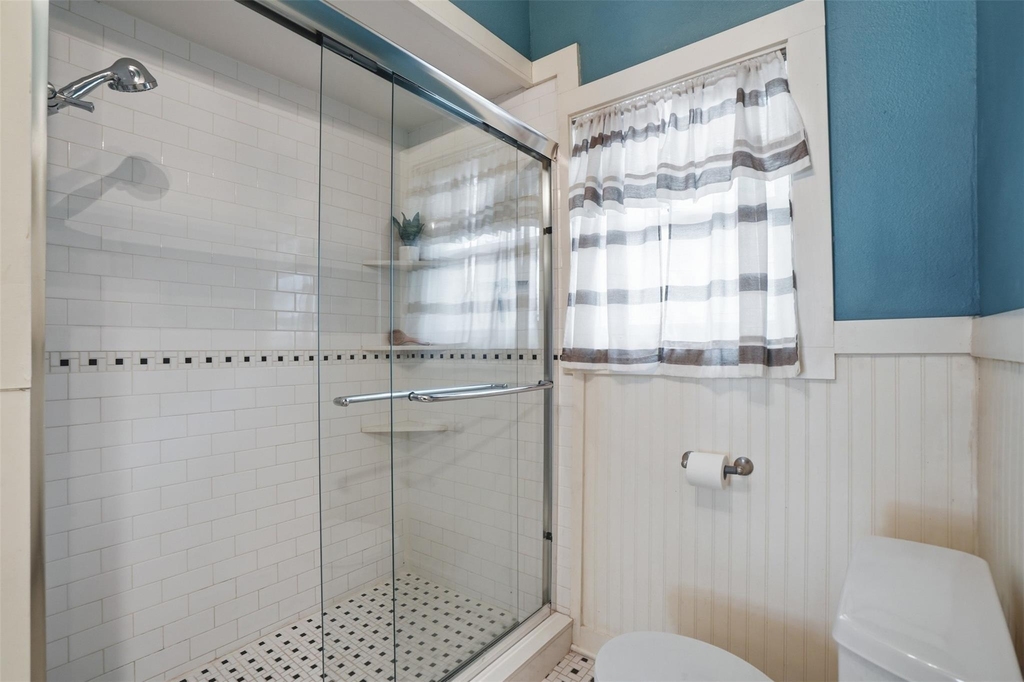 2212 Hurley Avenue - Photo 11