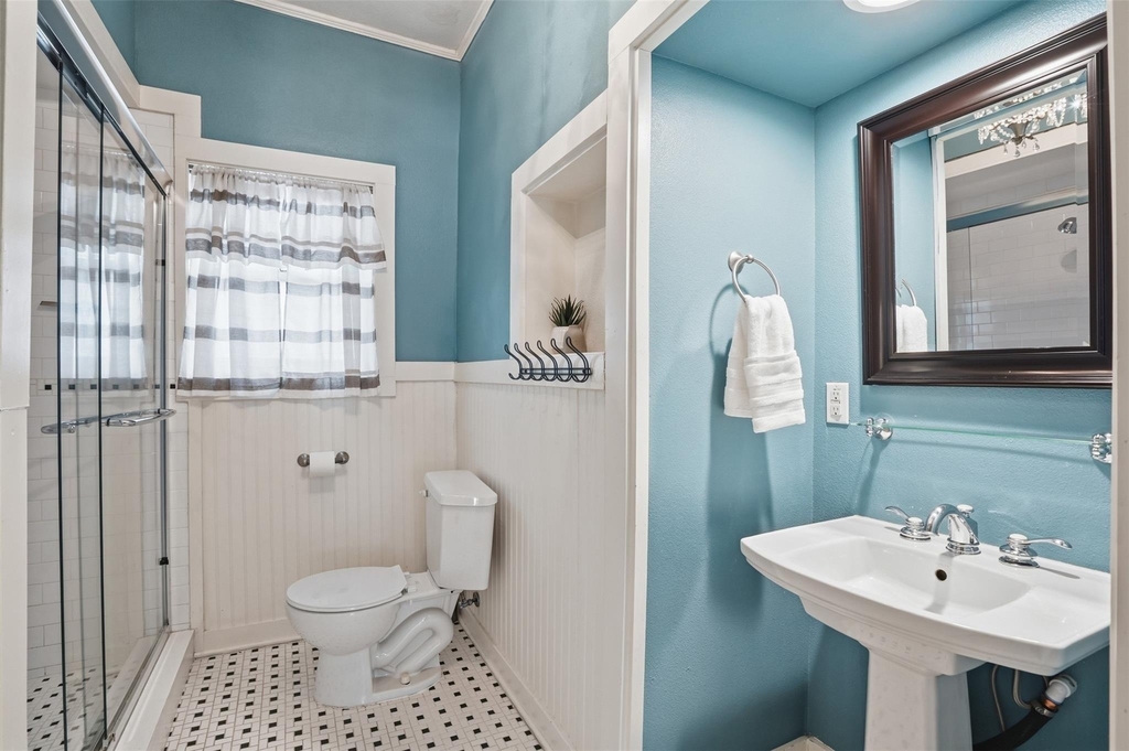 2212 Hurley Avenue - Photo 10