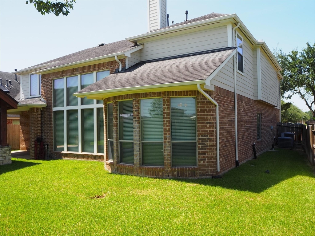 28607 Green Hedge Drive - Photo 5