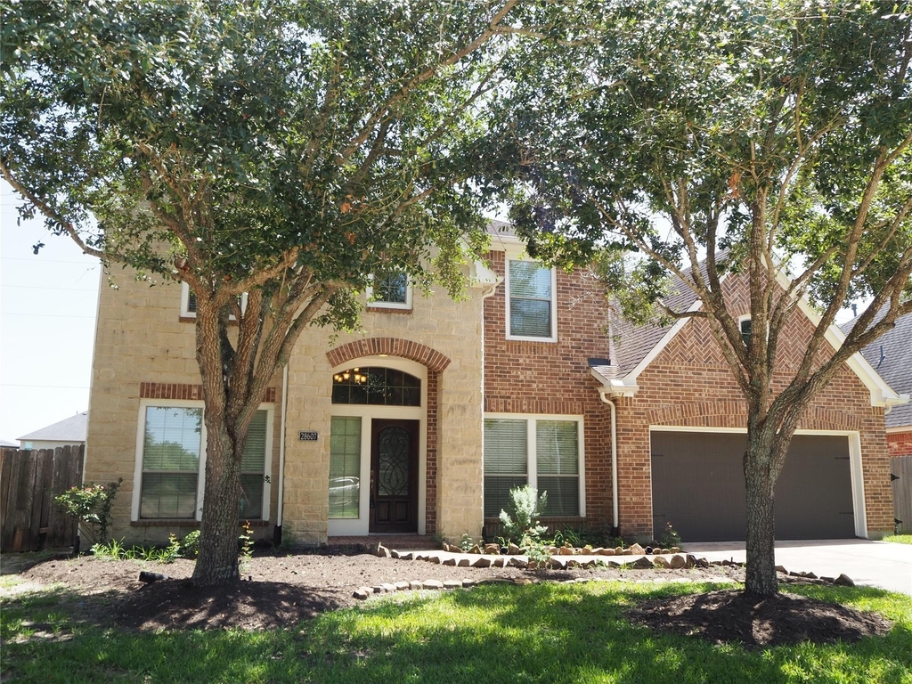 28607 Green Hedge Drive - Photo 2