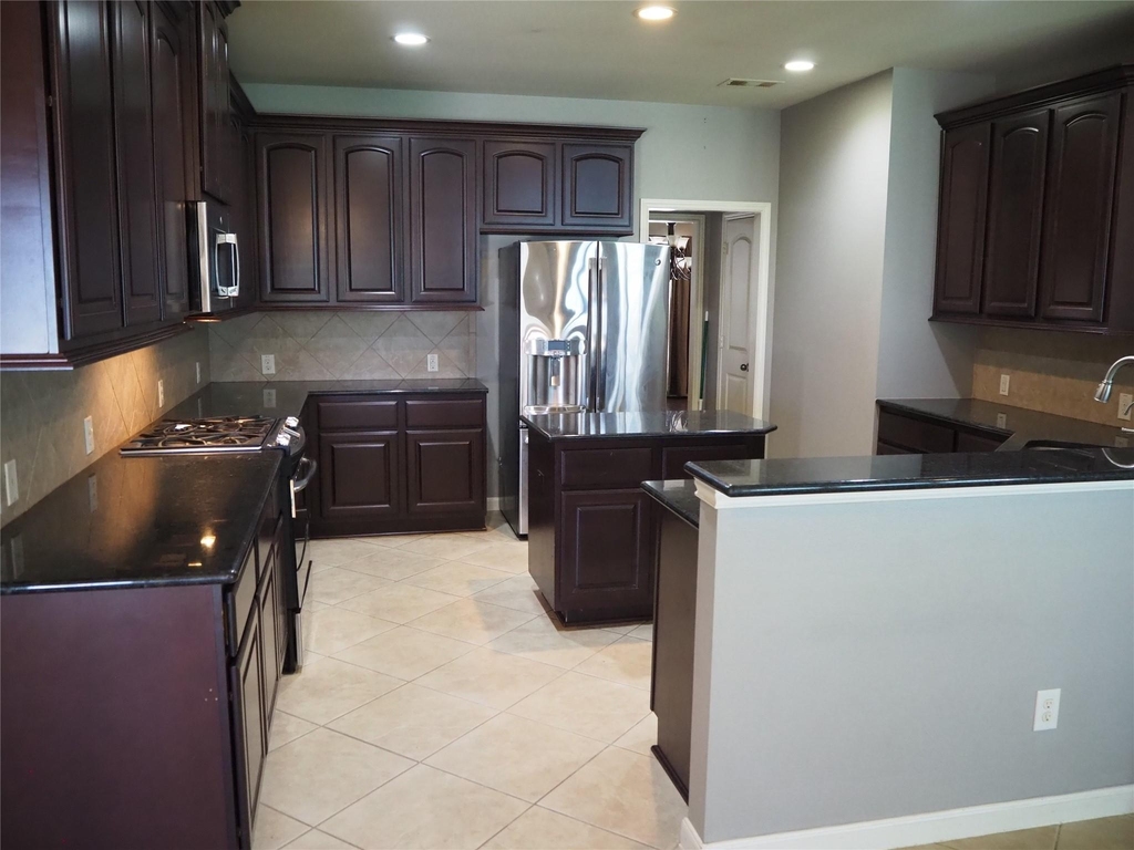 28607 Green Hedge Drive - Photo 7