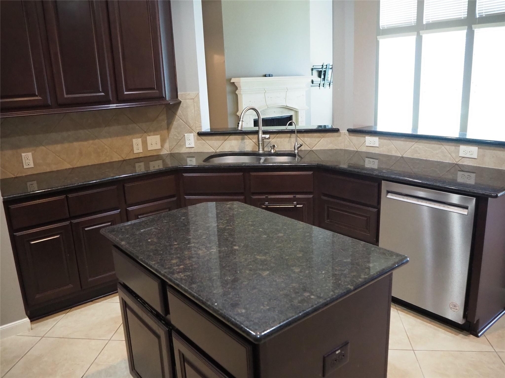 28607 Green Hedge Drive - Photo 9