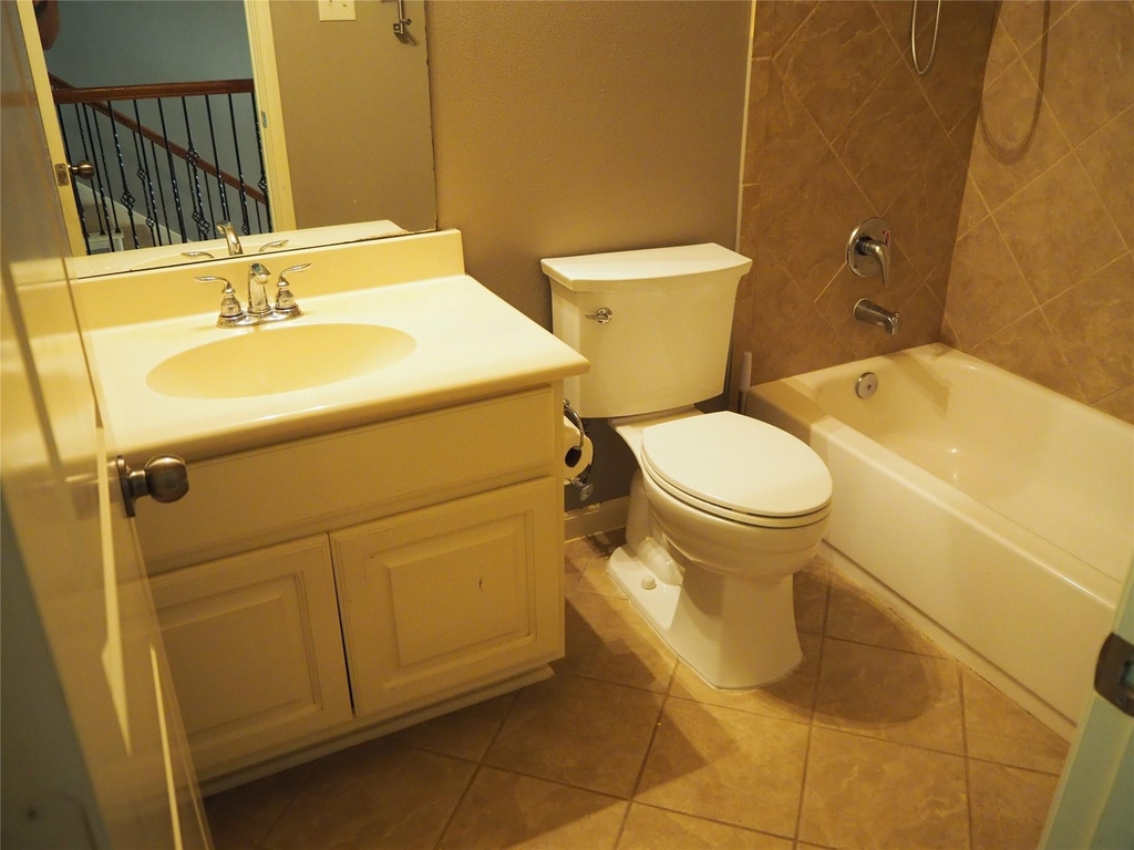 28607 Green Hedge Drive - Photo 33