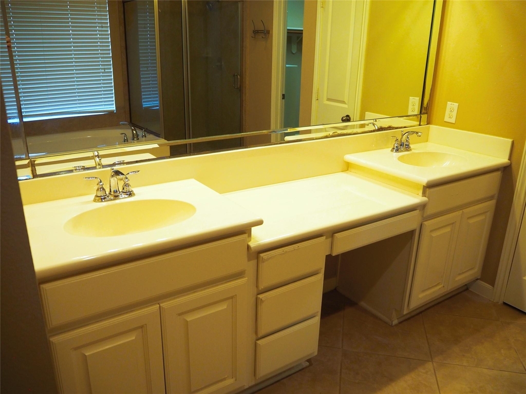 28607 Green Hedge Drive - Photo 15