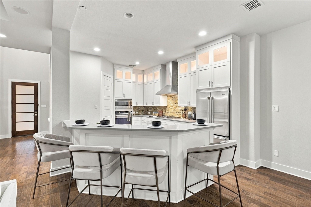 6251 Lakeshore Drive - Photo 11