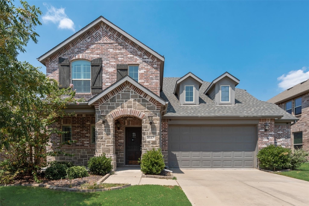 1617 Spoonbill Drive - Photo 0
