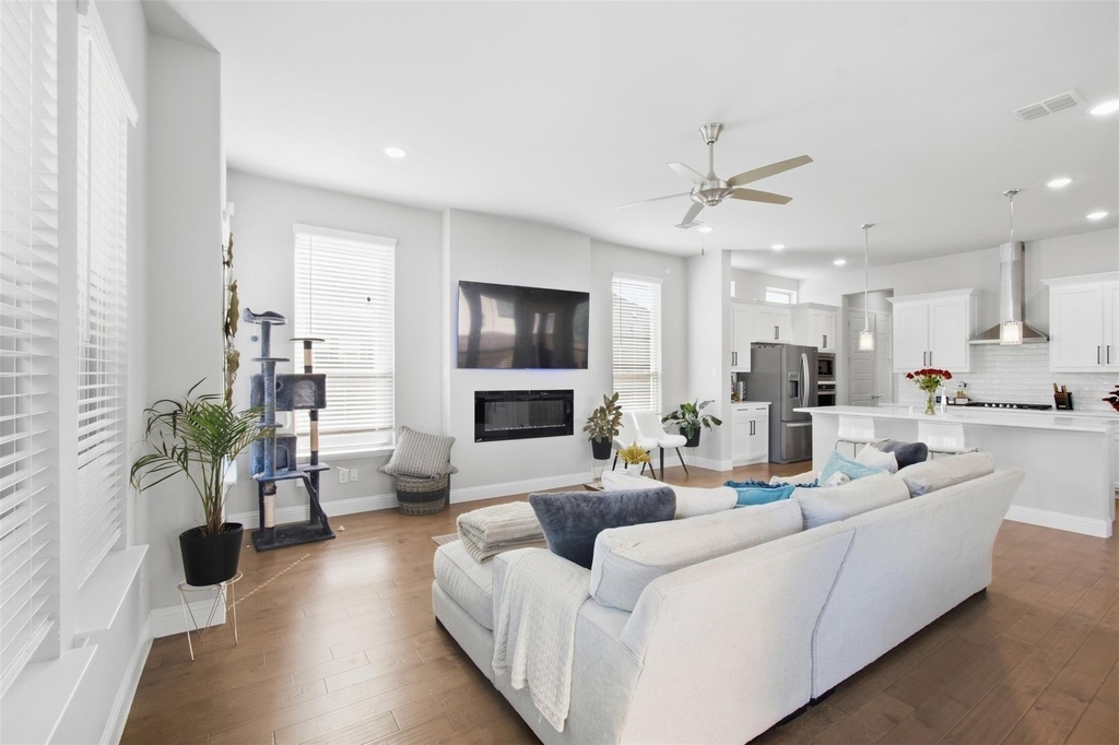 7243 Zachery Drive - Photo 4