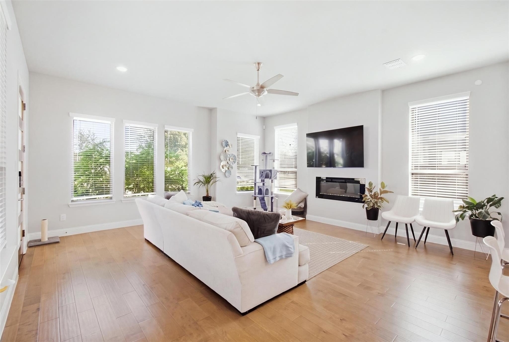 7243 Zachery Drive - Photo 3