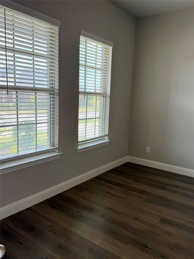 1196 Putnam Drive - Photo 8