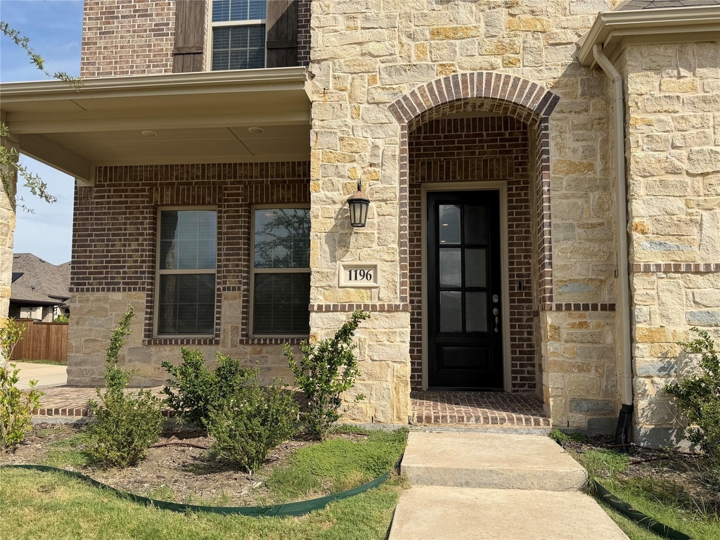 1196 Putnam Drive - Photo 3