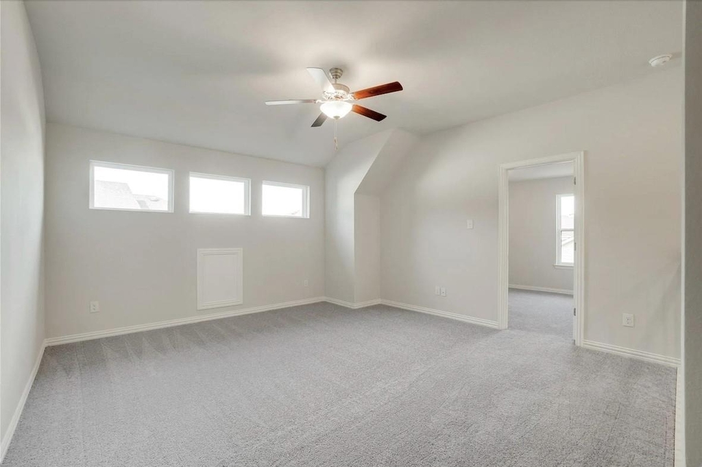 1127 Rusk Way - Photo 11