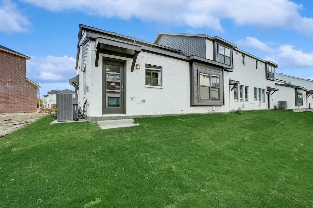 1127 Rusk Way - Photo 18
