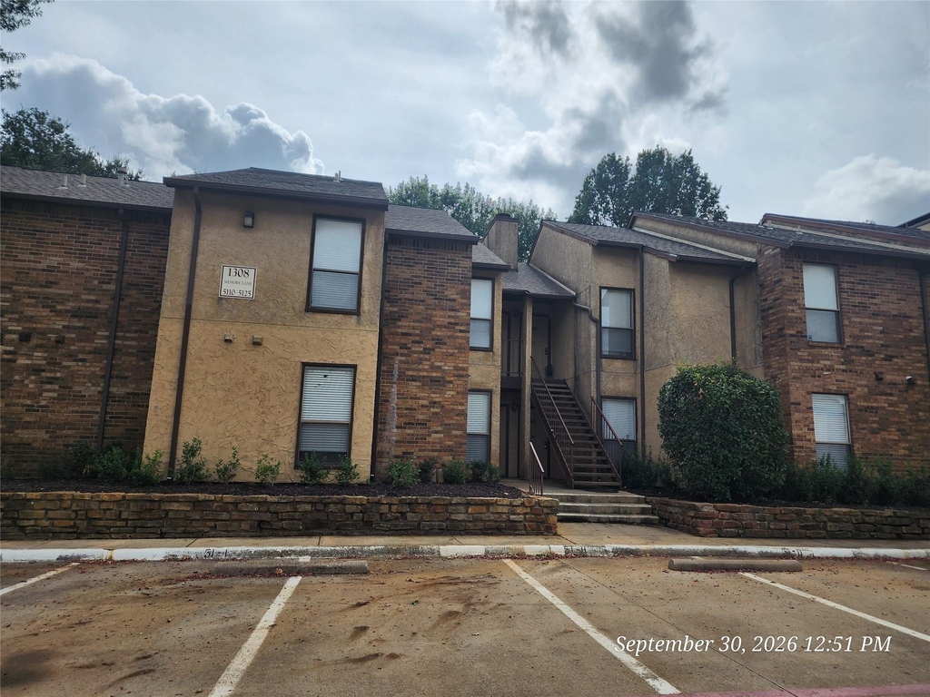 1308 Memory Lane - Photo 0
