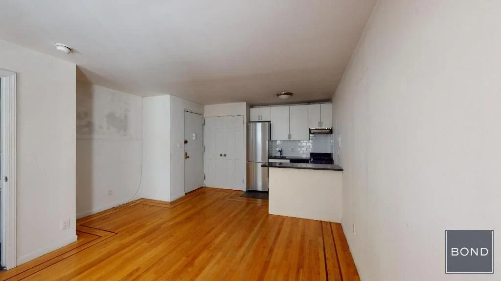 30 Charlton Street - Photo 1