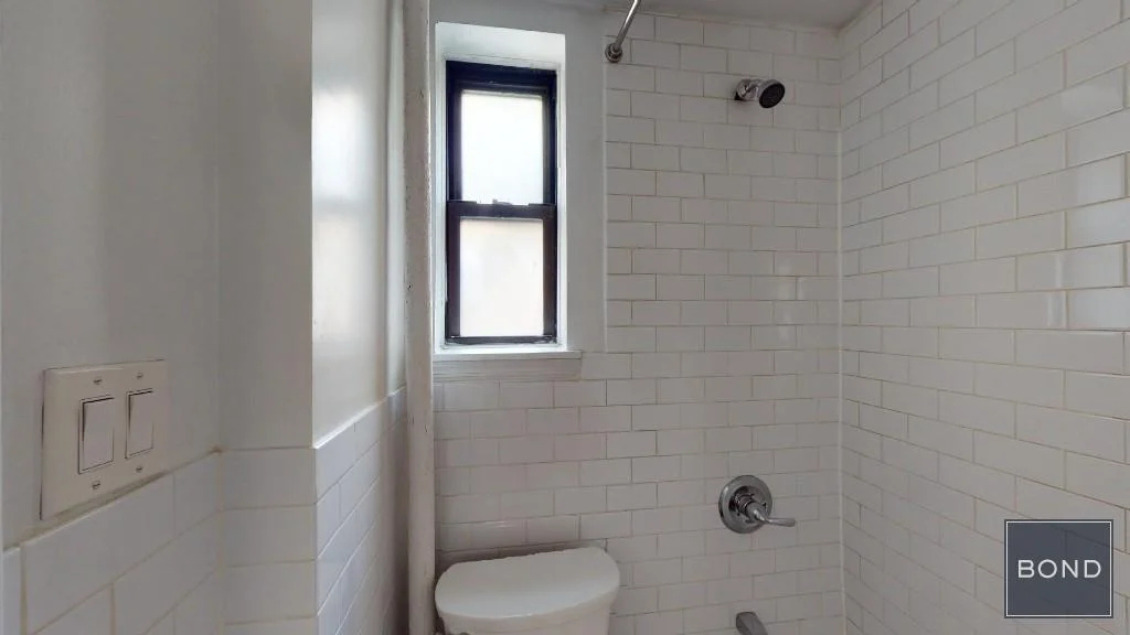 30 Charlton Street - Photo 3