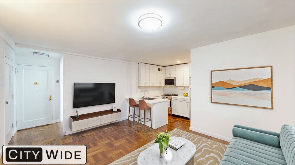 160 East 55th Street - Photo 0