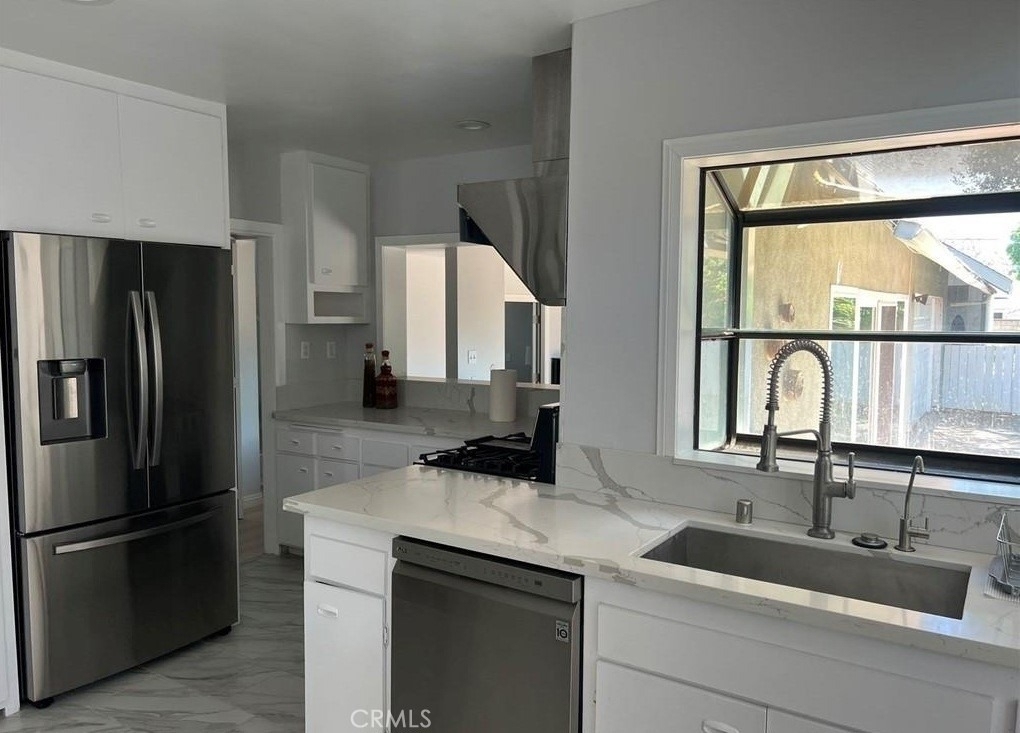 5738 Agnes - Photo 4
