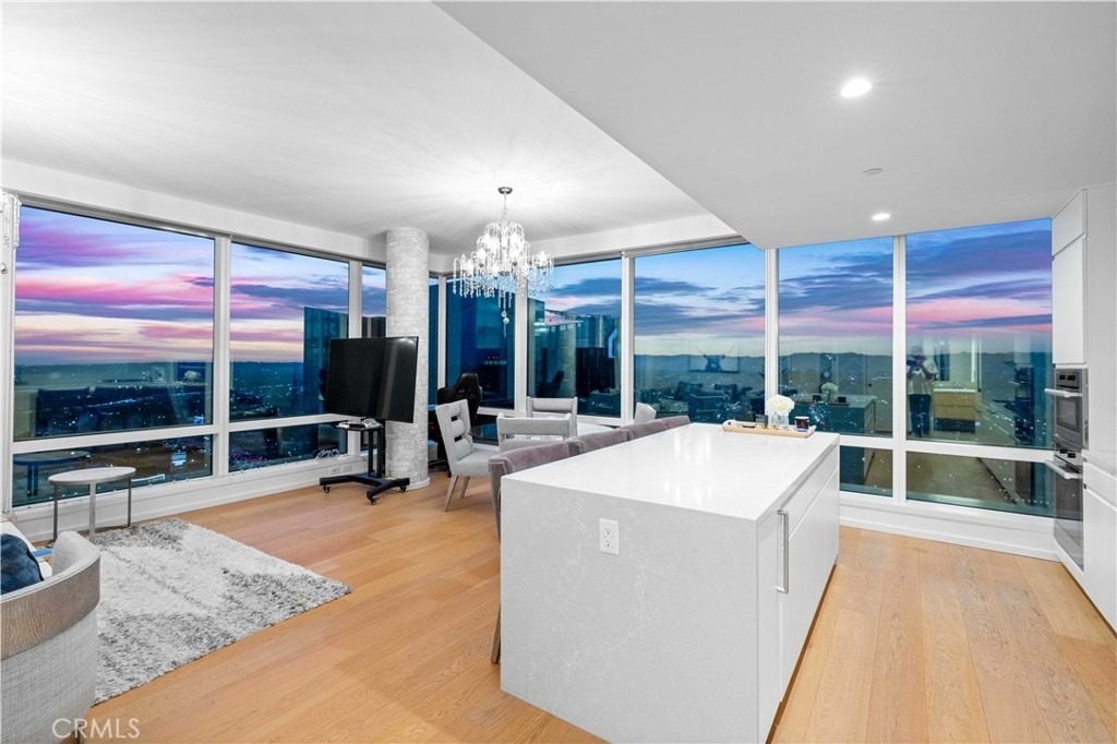 877 Francisco St - Photo 9