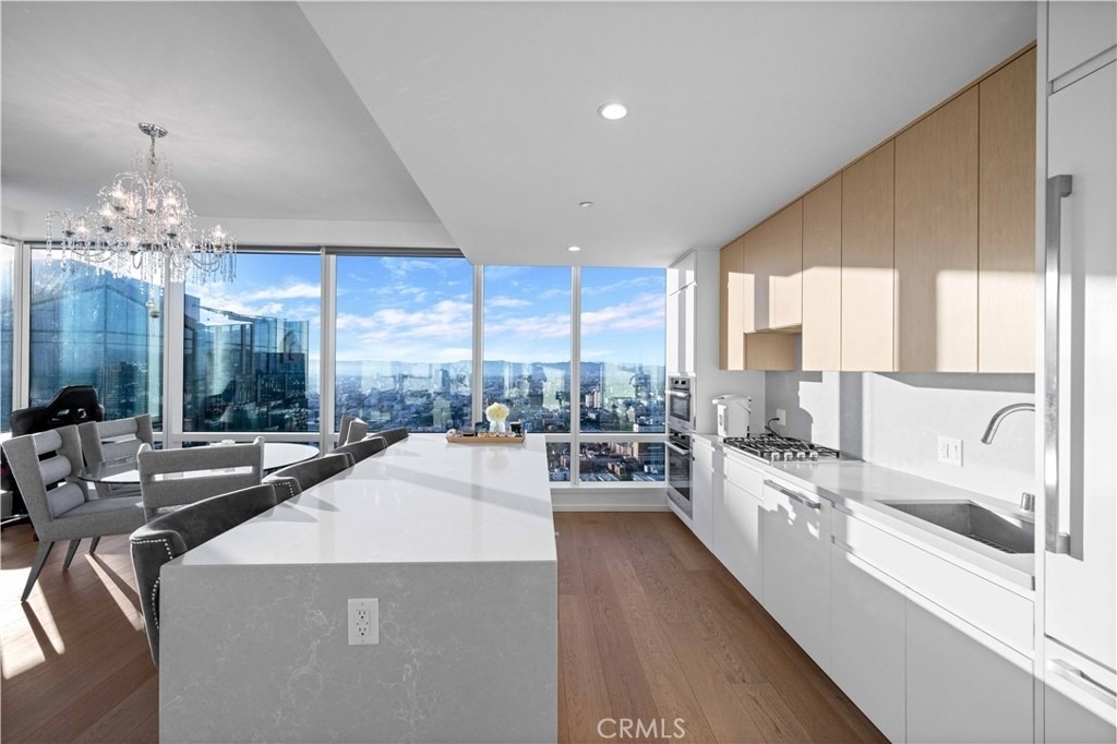 877 Francisco St - Photo 7