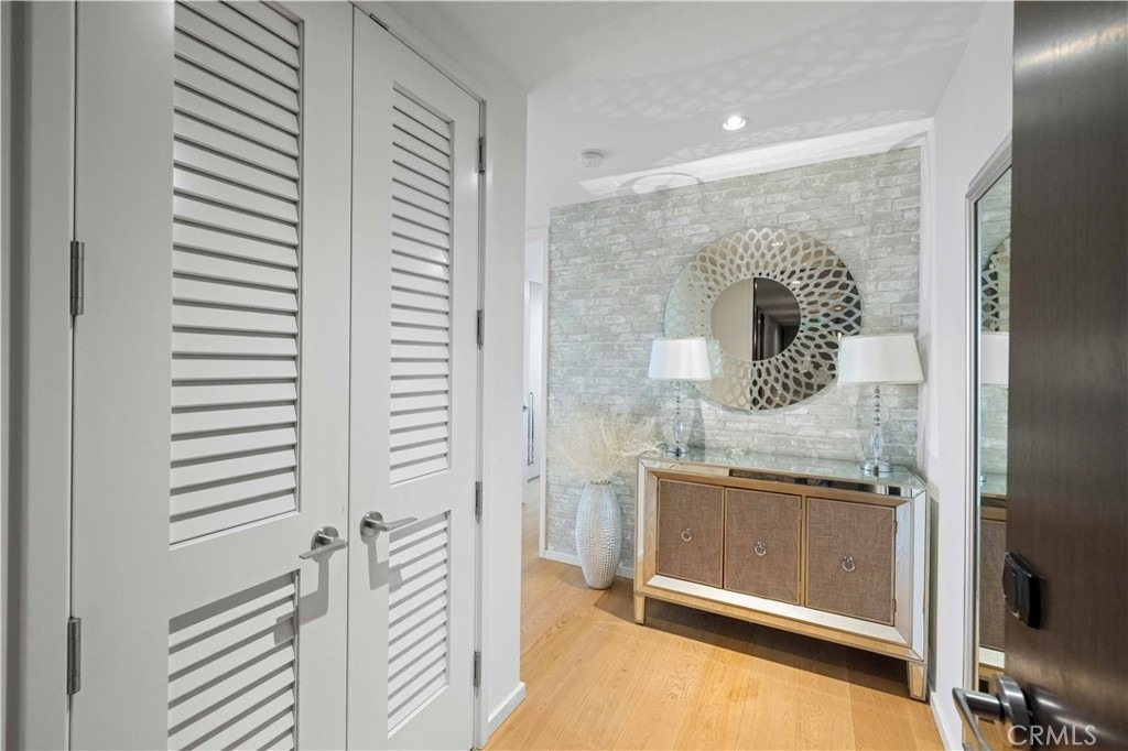 877 Francisco St - Photo 20