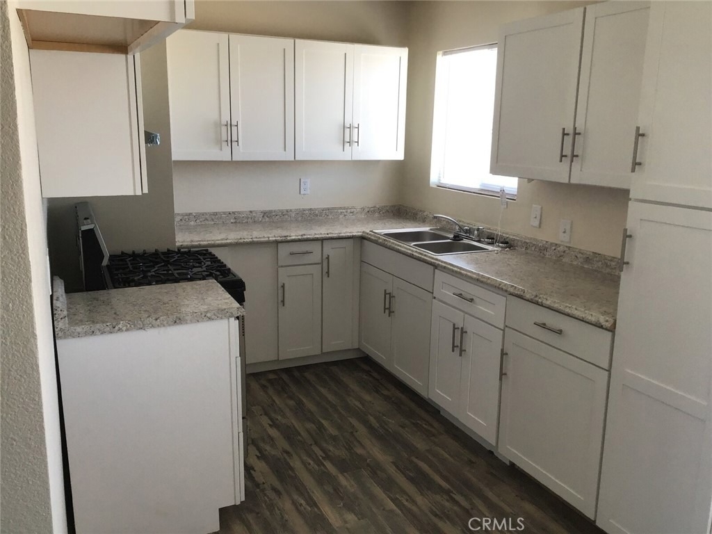44254 Beech Avenue - Photo 2